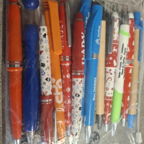 troc de  Lot de stylos offerts pour 5 trocs minimum, sur mytroc