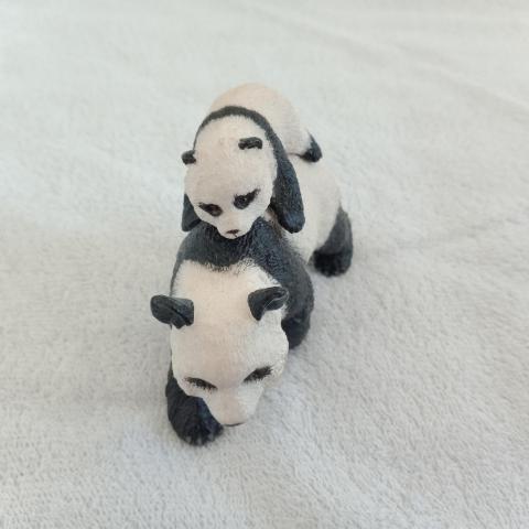 troc de  Figurine panda maman et bébé, sur mytroc