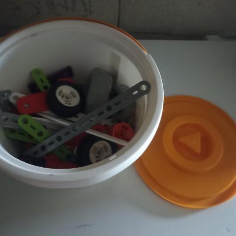 troc de  seau Meccano, sur mytroc