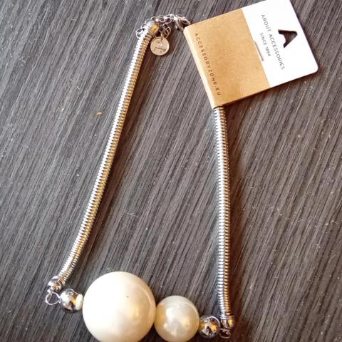 troc de  Reserver. Collier Femme Ras Le Cou, sur mytroc