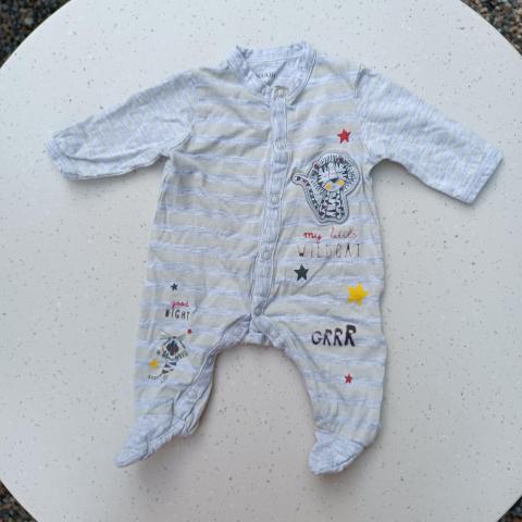 troc de  Pyjama 1 mois, sur mytroc