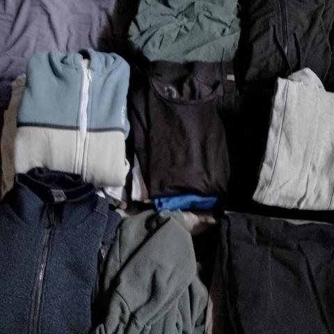 troc de  Lot vêtements, 16 ans, garçon, très bon état, sur mytroc