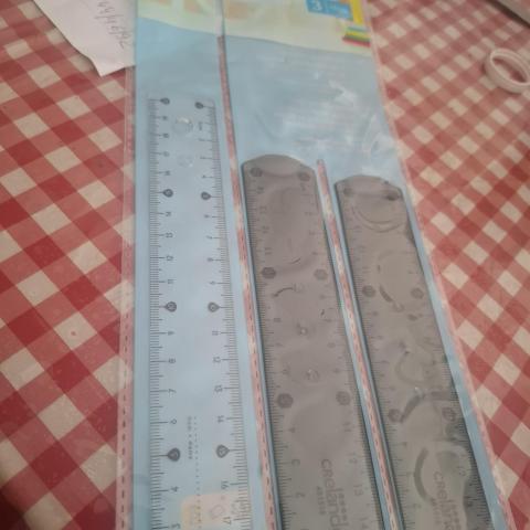troc de  Reserve lot 3 regles neuf, sur mytroc