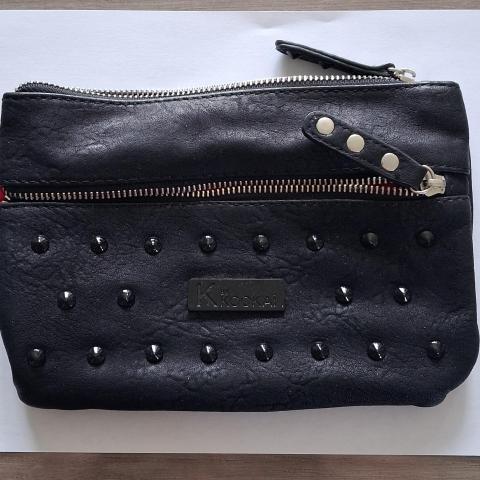 troc de  Pochette noire KOOKAI, sur mytroc