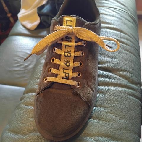 troc de  Basquettes 40 TBE kakies dorées LPB, sur mytroc