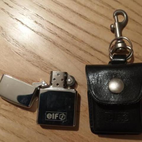 troc de  Briquet Zippo - Pub. ELF / 1 Face + étui, sur mytroc