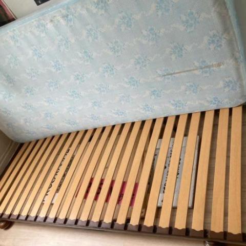 troc de  Sommier 1 place 190 + matelas, sur mytroc