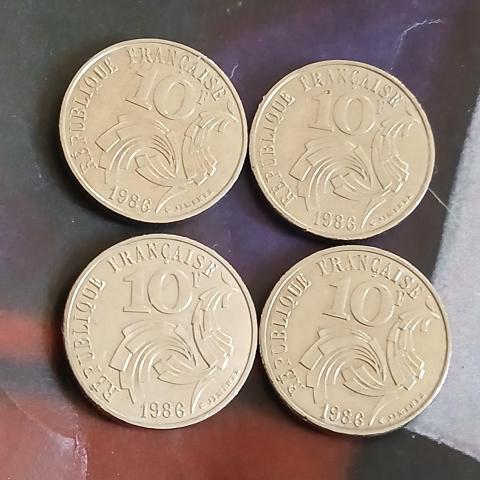 troc de  Reserver Lilas Quatre Pièces De 10 Francs République Française, sur mytroc