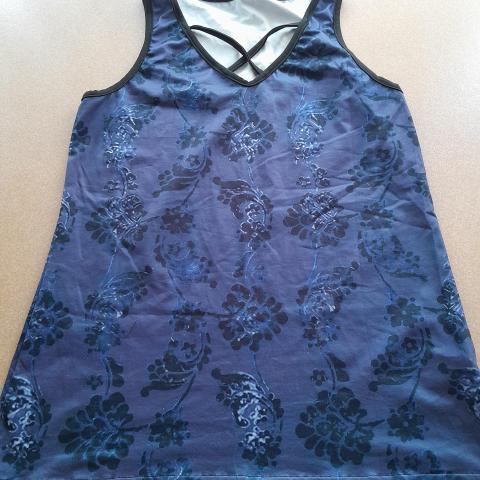 troc de  Haut femme taille S neuf, sur mytroc