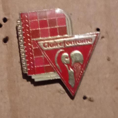 troc de  pin's clairefontaine, sur mytroc