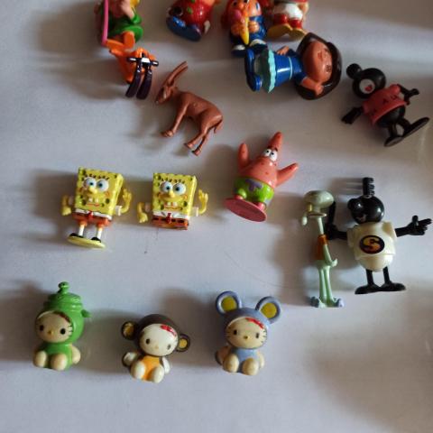 troc de  Diverses figurines Kinder, sur mytroc