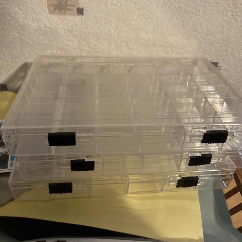 troc de  Trois boîtes compartimentées, sur mytroc