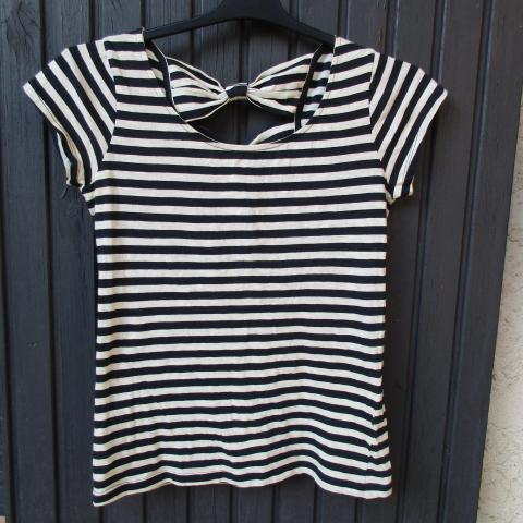 troc de  tee shirt cache cache comme neuf T38, sur mytroc