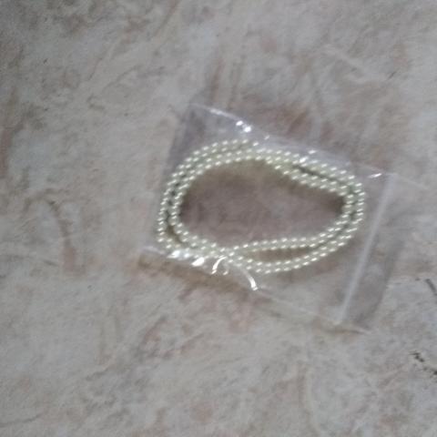 troc de  réserver a Mle Vava 2 bracelets en perle nacre neuf, sur mytroc
