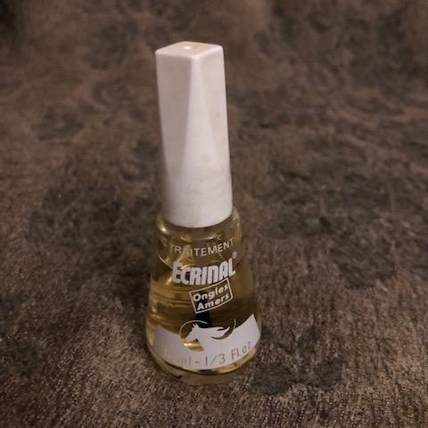 troc de  Traitement Ecrinal Ongles amers 10ml à peine entamé, sur mytroc