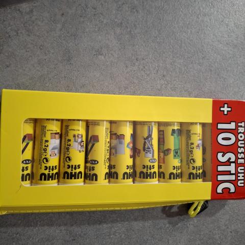 troc de  10 batons colle UHU, sur mytroc