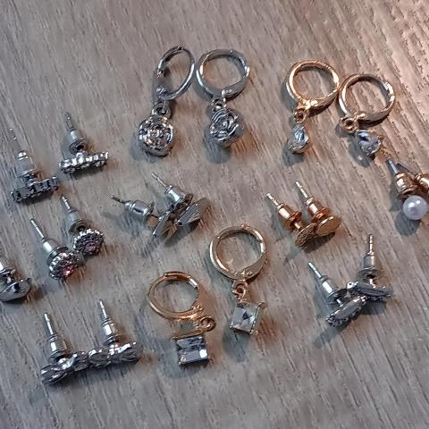 troc de  Reserver. Lot De Boucles D Oreilles, sur mytroc