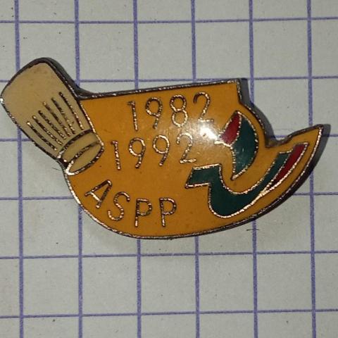 troc de  Pin's avec attache, sur mytroc