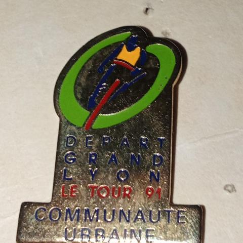 troc de  Pin's avec attache, sur mytroc