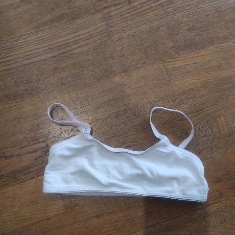 troc de  Brassière cfk 6/8 ans, sur mytroc