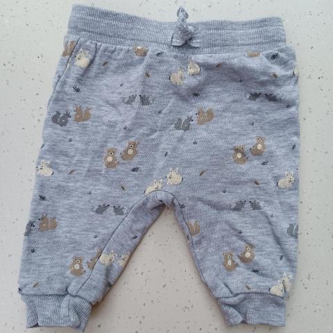 troc de  Pantalon taille 62, sur mytroc
