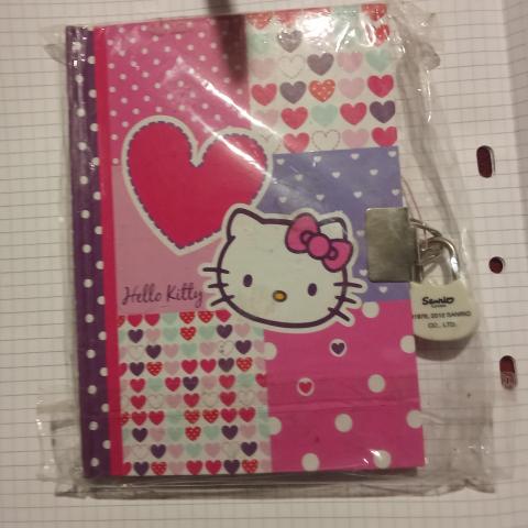 troc de  Carnet hello Kitty neuf, sur mytroc