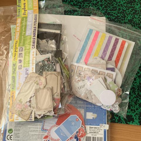 troc de  Diverses découpes, étiquettes pour scrapbooking, sur mytroc