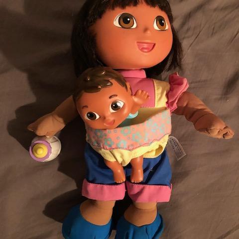troc de  (réservé) Poupée Dora maman et son bébé, sur mytroc
