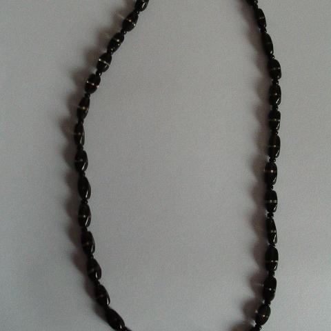 troc de  Collier noir et transparent., sur mytroc