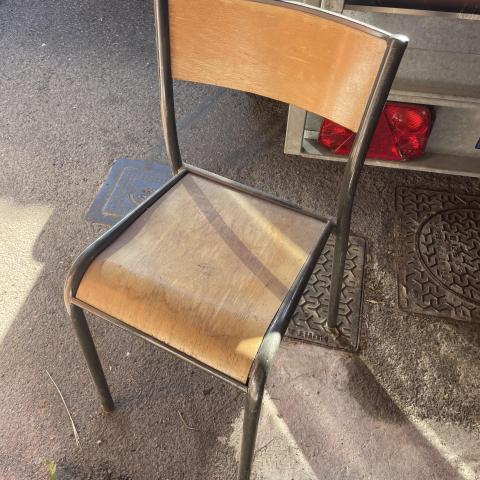 troc de  3 chaises écoles, sur mytroc