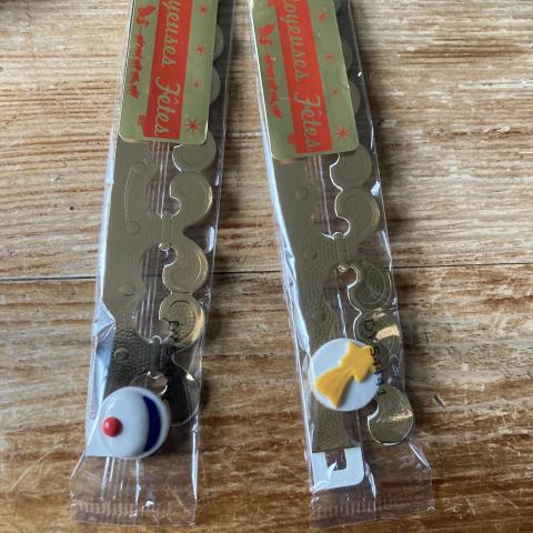 troc de  Réservé Deux lots couronne et fève neufs, sur mytroc