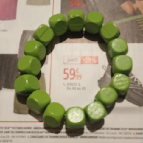 troc de  Bracelet extensible fait main en perles de bois réserver troqeuse 76, sur mytroc