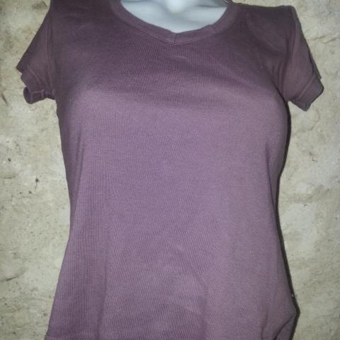 troc de  T-shirt violet 36, sur mytroc