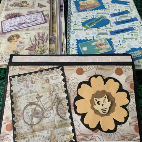 troc de  Trois. Album, photo ou bullet, journal 15 par 21 environ., sur mytroc