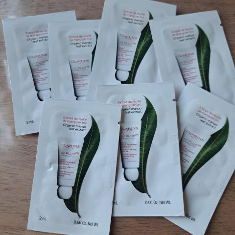 troc de  RESERVE Échantillons Clarins, sur mytroc