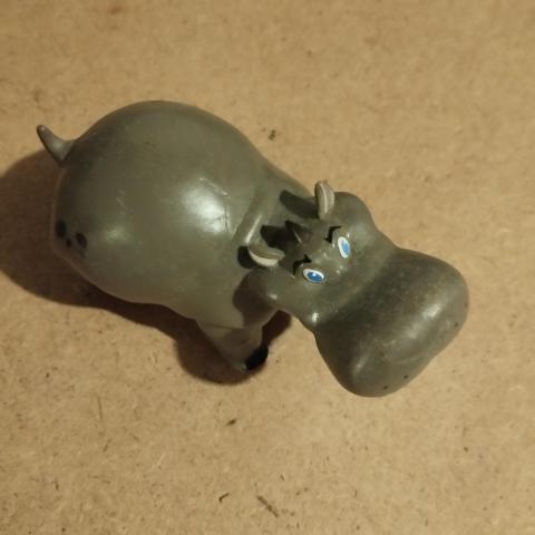 troc de  figurine hippopotame roi lion disney, sur mytroc