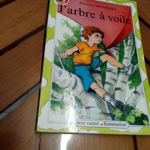 troc de  l'arbre a voile  flammarion    2  noisettes, sur mytroc