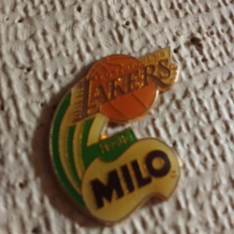 troc de  pin's sans attache, sur mytroc