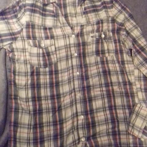 troc de  Reserve Chemise fille 14 ans, sur mytroc