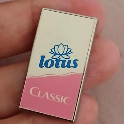 troc de  Pins ' LOTUS CLASDIC ', sur mytroc