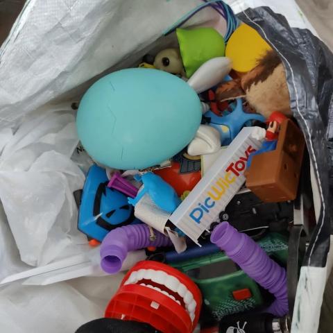 troc de  Sac de jeux, peluche et bazard, sur mytroc