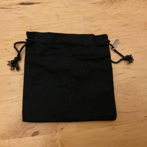 troc de  Pochette en tissu noir, sur mytroc