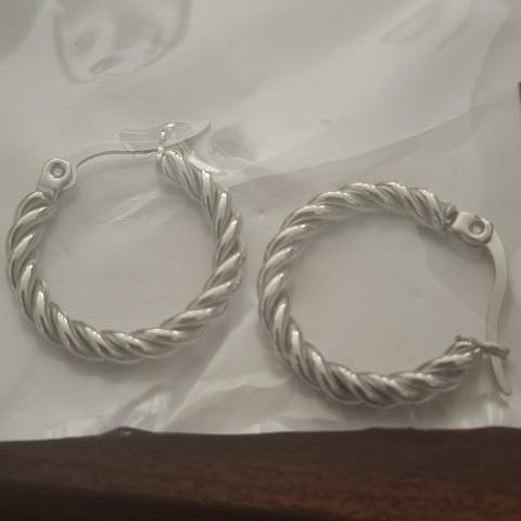 troc de  Boucles d'oreilles, sur mytroc