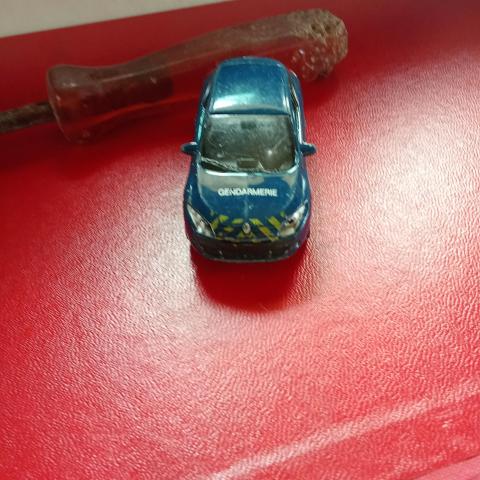 troc de  voiture gendarmerie norev échelle 1/43 réserver marylou, sur mytroc