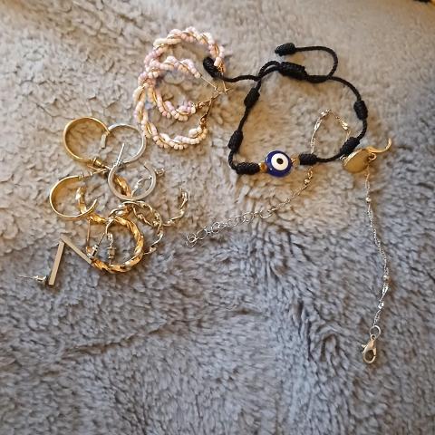 troc de  Lots De Bijoux, sur mytroc