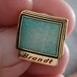 troc de troc n ' 17 reserver gigi un pins ' brandt ' image 0