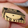 troc de troc reserver. un pins ' philips cd. video ' image 1
