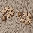 troc de troc reserver troqueuse une paire de boucle d oreille image 1