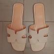 troc de troc sandales plates blanches. image 1