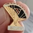 troc de troc n* 12 reserver  gigi  un pins ' sony ' image 0